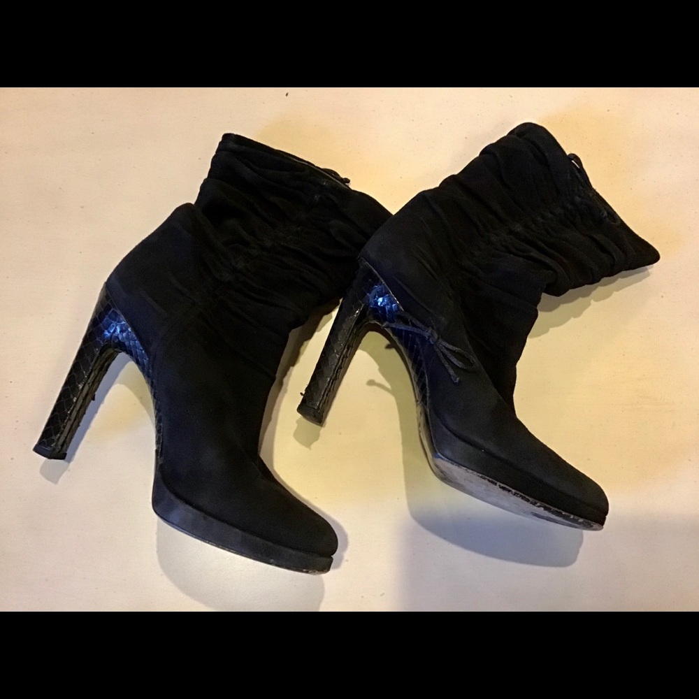 🌸 GUCCI  SUEDE BOOTS WITH SKIN HEELS SIZE 7